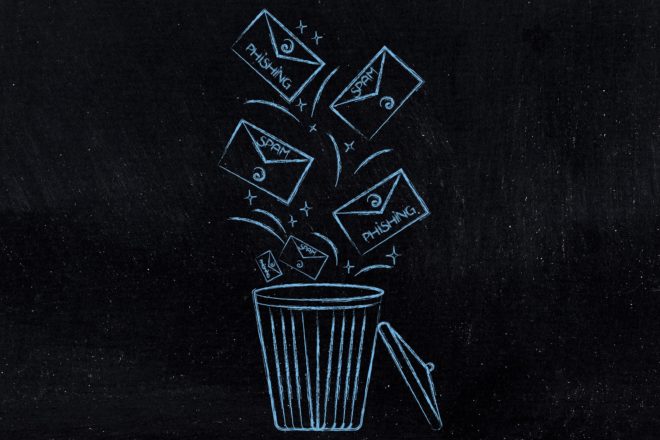 Grafik zeigt Briefumschläge, die im Mülleimer landen, als Symbol für Spam-Filter