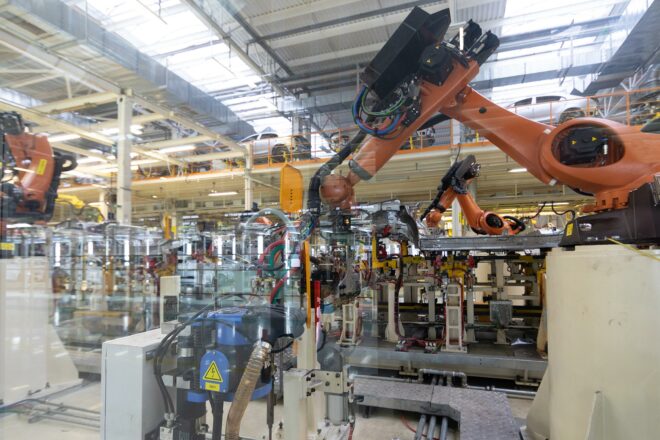 Foto einer automatierten Produktionsanlage als Symbol für die Digitalisierung, für die Unternehmen auch Fördergelder brauchen