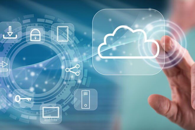 IT-Outsourcing mit DATEVasp - Mann berührt Cloud